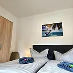 Johnis Fewo, Naehe Stadtzentrum - Uni In Sehr Ruhiger Lage Mit Terrasse Und Eigenem Parkplatz *