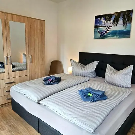 Apartment Johnis Fewo, Naehe Stadtzentrum - Uni In Sehr Ruhiger Lage Mit Terrasse Und Eigenem Parkplatz Cottbus
