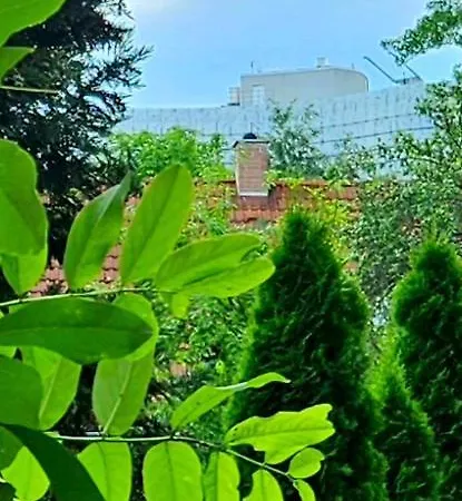Johnis Fewo, Naehe Stadtzentrum - Uni In Sehr Ruhiger Lage Mit Terrasse Und Eigenem Parkplatz *