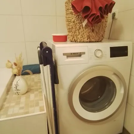 Apartament Johnis Fewo, Naehe Stadtzentrum - Uni In Sehr Ruhiger Lage Mit Terrasse Und Eigenem Parkplatz *