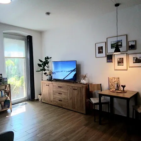 Johnis Fewo, Naehe Stadtzentrum - Uni In Sehr Ruhiger Lage Mit Terrasse Und Eigenem Parkplatz Cottbus