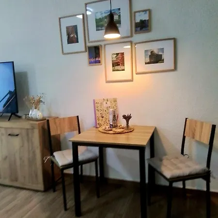 Johnis Fewo, Naehe Stadtzentrum - Uni In Sehr Ruhiger Lage Mit Terrasse Und Eigenem Parkplatz