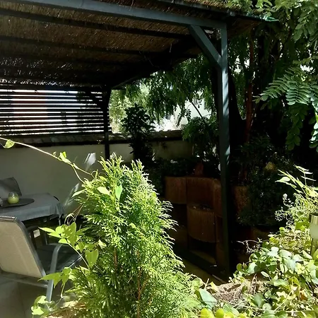 Johnis Fewo, Naehe Stadtzentrum - Uni In Sehr Ruhiger Lage Mit Terrasse Und Eigenem Parkplatz