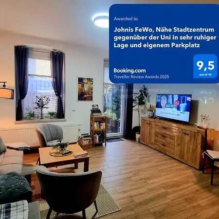 Johnis Fewo, Naehe Stadtzentrum - Uni In Sehr Ruhiger Lage Mit Terrasse Und Eigenem Parkplatz Apartment