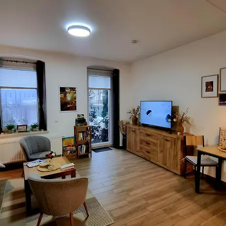 Apartamento Johnis Fewo, Naehe Stadtzentrum - Uni In Sehr Ruhiger Lage Mit Terrasse Und Eigenem Parkplatz