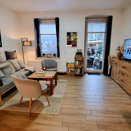 Apartamento Johnis Fewo, Naehe Stadtzentrum - Uni In Sehr Ruhiger Lage Mit Terrasse Und Eigenem Parkplatz