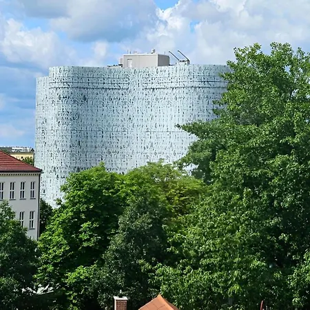 Apartman Johnis Fewo, Naehe Stadtzentrum - Uni In Sehr Ruhiger Lage Mit Terrasse Und Eigenem Parkplatz