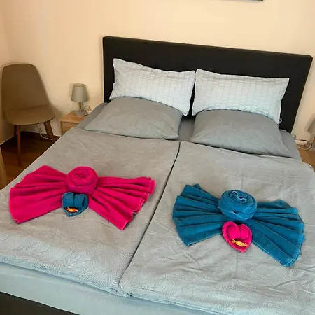 아파트 Johnis Fewo, Naehe Stadtzentrum - Uni In Sehr Ruhiger Lage Mit Terrasse Und Eigenem Parkplatz 콧부스