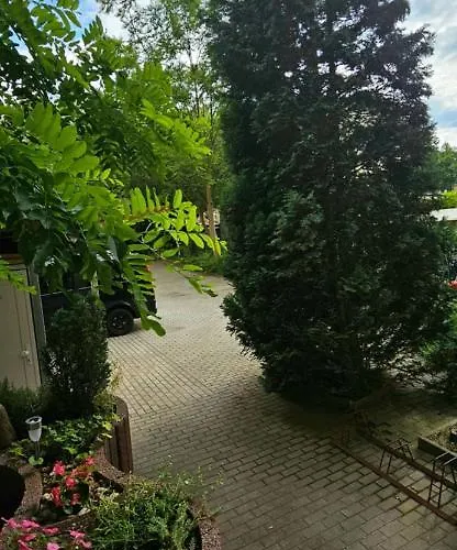 Johnis Fewo, Naehe Stadtzentrum - Uni In Sehr Ruhiger Lage Mit Terrasse Und Eigenem Parkplatz