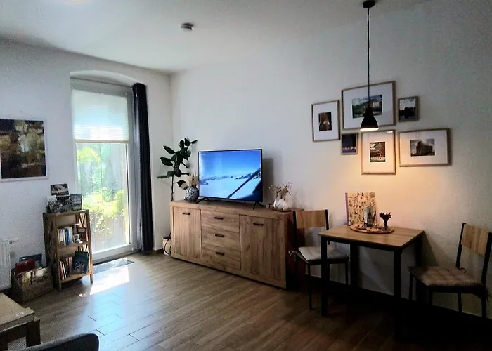 Johnis Fewo, Naehe Stadtzentrum - Uni In Sehr Ruhiger Lage Mit Terrasse Und Eigenem Parkplatz Cottbus