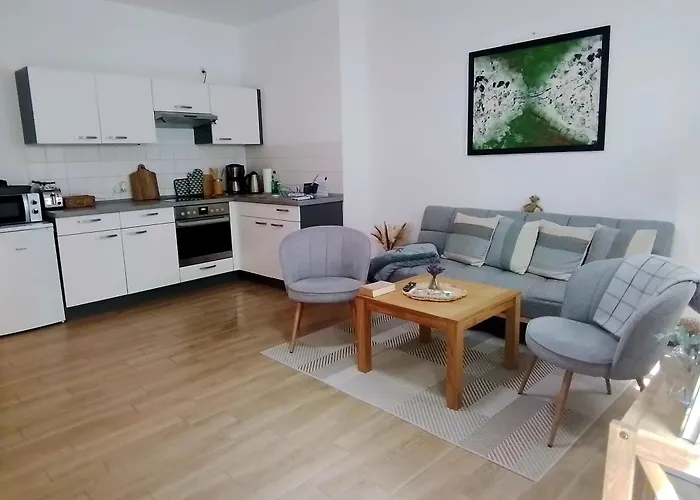 Johnis Fewo, Naehe Stadtzentrum - Uni In Sehr Ruhiger Lage Mit Terrasse Und Eigenem Parkplatz * كوتبوس