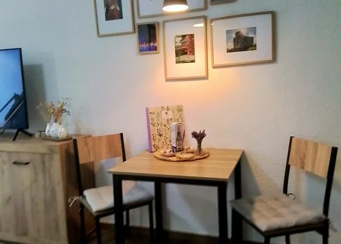 Johnis Fewo, Naehe Stadtzentrum - Uni In Sehr Ruhiger Lage Mit Terrasse Und Eigenem Parkplatz