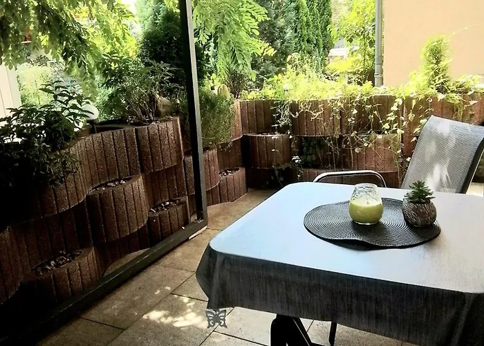 Johnis Fewo, Naehe Stadtzentrum - Uni In Sehr Ruhiger Lage Mit Terrasse Und Eigenem Parkplatz شقة *