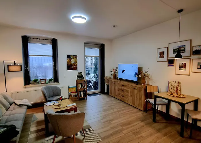 Apartamento Johnis Fewo, Naehe Stadtzentrum - Uni In Sehr Ruhiger Lage Mit Terrasse Und Eigenem Parkplatz