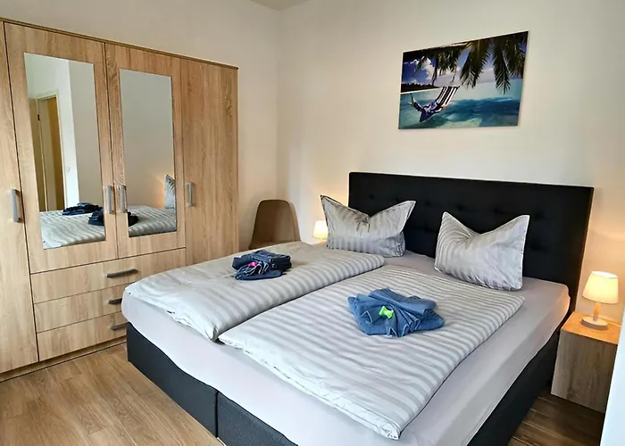 Johnis Fewo, Naehe Stadtzentrum - Uni In Sehr Ruhiger Lage Mit Terrasse Und Eigenem Parkplatz Apartamento Cottbus